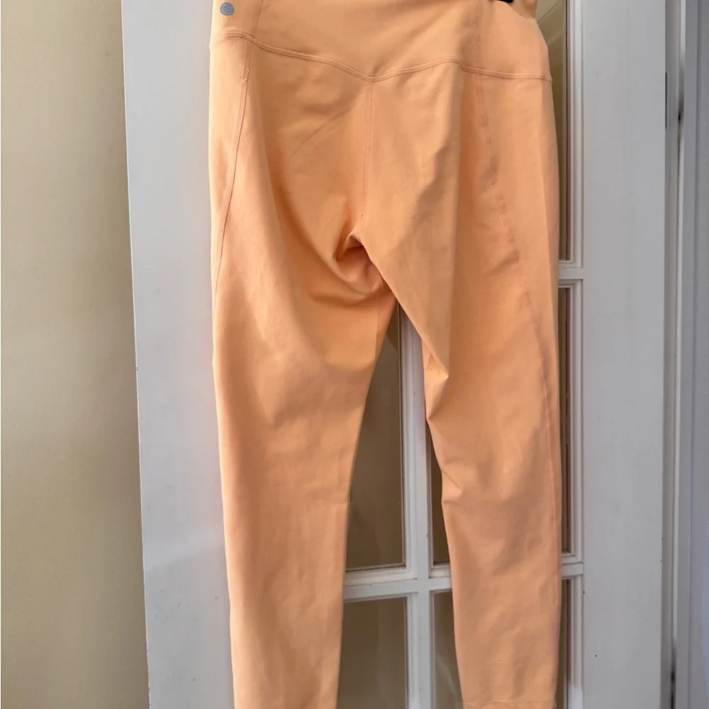 Zella orange‎ Capri’s size medium